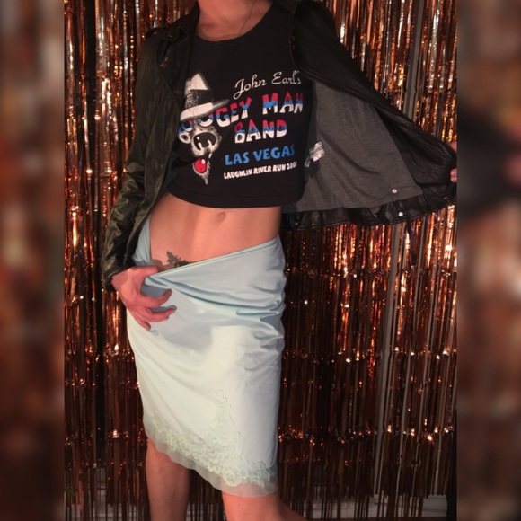 Vintage Crop Tank - Picture 2 of 3